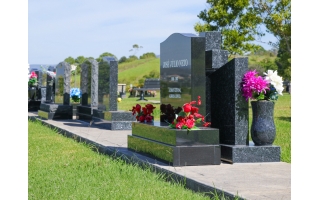Home Memorials and Burials Burials Burials search Headstone Beam Headstone Beam Location: Kembla Grange Cemetery The graves in this section are entirely lawn. There is a concrete beam at the head of t